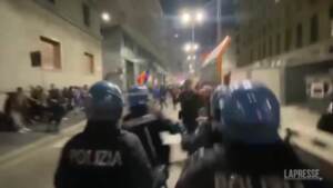 Green Pass, a Milano cariche di alleggerimento contro i manifestanti