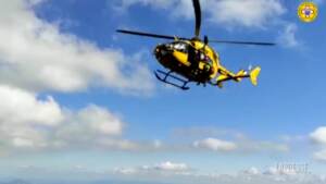 Si sporge per fare una foto e cade: morto escursionista al Corno alle Scale