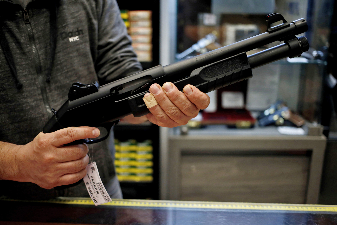 Brescia: 15enne uccisa da un colpo esploso accidentalmente dal fratellino