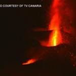 Canarie, ancora lapilli incandescenti dal Cumbre Vieja