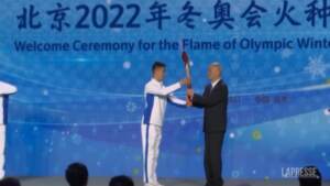 Cina, la fiamma olimpica è arrivato a Pechino per i Giochi invernali 2022