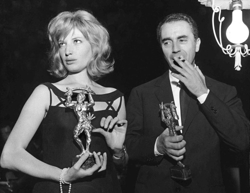 Galleria foto 'Monica Vitti, icona del set da Antonioni a Monicelli – La vita, la carriera e le immagini più belle' - foto 4