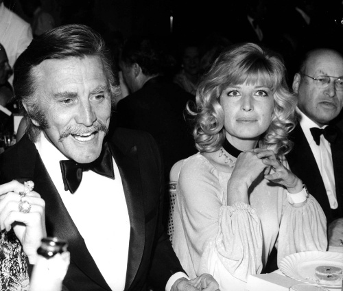 Galleria foto 'Monica Vitti, icona del set da Antonioni a Monicelli – La vita, la carriera e le immagini più belle' - foto 6