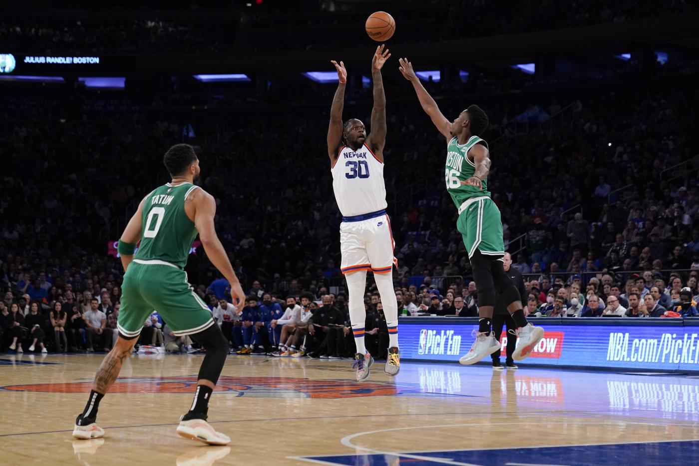 Nba, Knicks piegano Celtics dopo 2 overtime. Phoenix ko con Denver