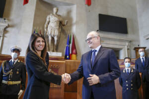 Roma, passaggio di consegne tra la sindaca uscente Virginia Raggi ed il sindaco Roberto Gualtieri