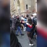 Tentata occupazione al liceo Ripetta a Roma: tensione polizia-studenti