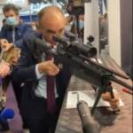 Eric Zemmour punta un fucile contro i giornalisti: “Non ridete più eh?”