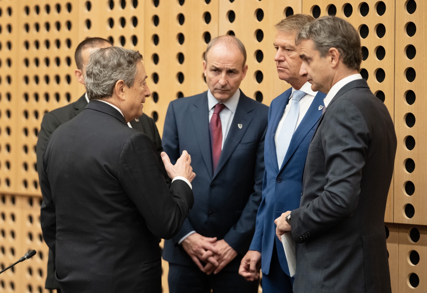 Consiglio Ue, Draghi in pressing su energia. I 27 Paesi alla prova della questione polacca Consiglio Ue, Draghi in pressing su energia. I 27 Paesi alla prova della questione polacca