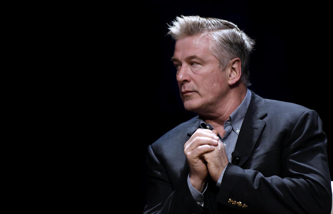 Tragedia sul set di ‘Rust’, Baldwin spara con pistola di scena: morta la direttrice della fotografia Tragedia sul set di ‘Rust’, Baldwin spara con pistola di scena: morta la direttrice della fotografia