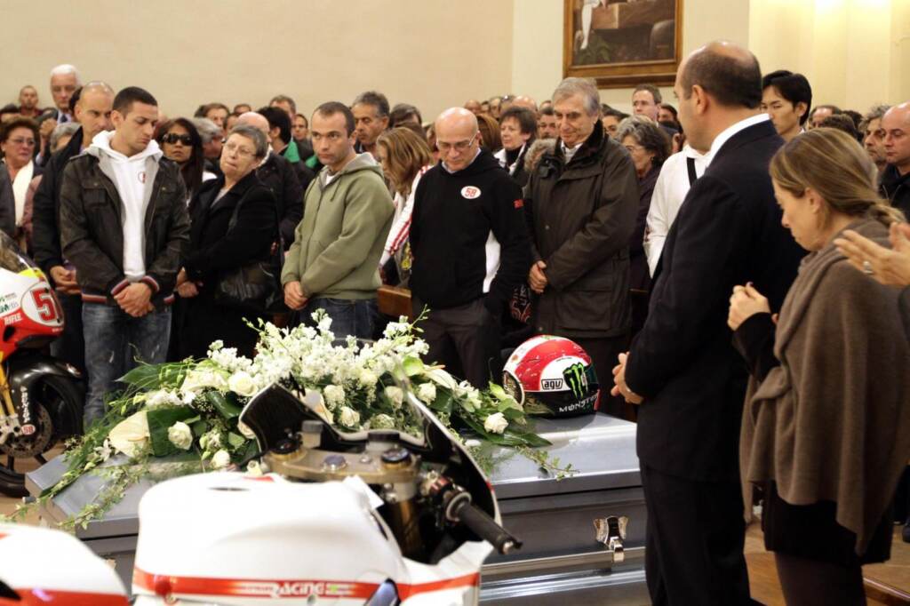 Galleria foto 'MotoGp, 10 anni fa moriva Marco Simoncelli – LA FOTOGALLERY' - foto 10