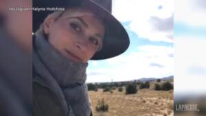 Tragedia sul set di ‘Rust’: il video di due giorni fa postato dalla direttrice della fotografia morta per gli spari