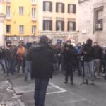 Roma, sciopero dei tassisti contro l’abusivismo: “Politica immobile”