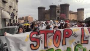 Napoli, il corteo Fridays for Future sfila per le vie del centro