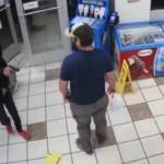 Usa, veterano dei marines sventa rapina in un minimarket