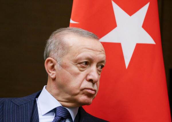 Turchia: Erdogan espelle 10 ambasciatori, anche Usa e Francia