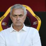 Lo sfogo di Mourinho: “C’è gente che ride con le tasche piene di soldi”