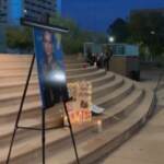 Usa, la veglia per la direttrice della fotografia Hutchins morta sul set di ‘Rust’