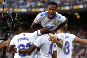 Espagne: Le Real Madrid remporte le classico à Barcelone 2-1