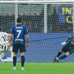 Dybala su rigore replica a Dzeko, Inter-Juve 1-1 nel posticipo