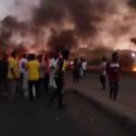 Sudan, proteste dopo il colpo di Stato: fiamme e caos per le strade