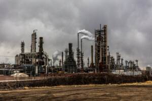 Petrolio: Opec+ sceglie cautela, aumenta produzione solo di 400mila barili