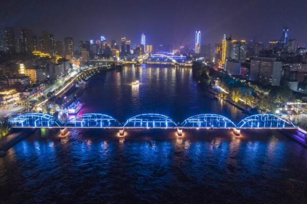 Una veduta aerea del primo ponte permanente sul fiume Giallo, Ponte Zhongshan