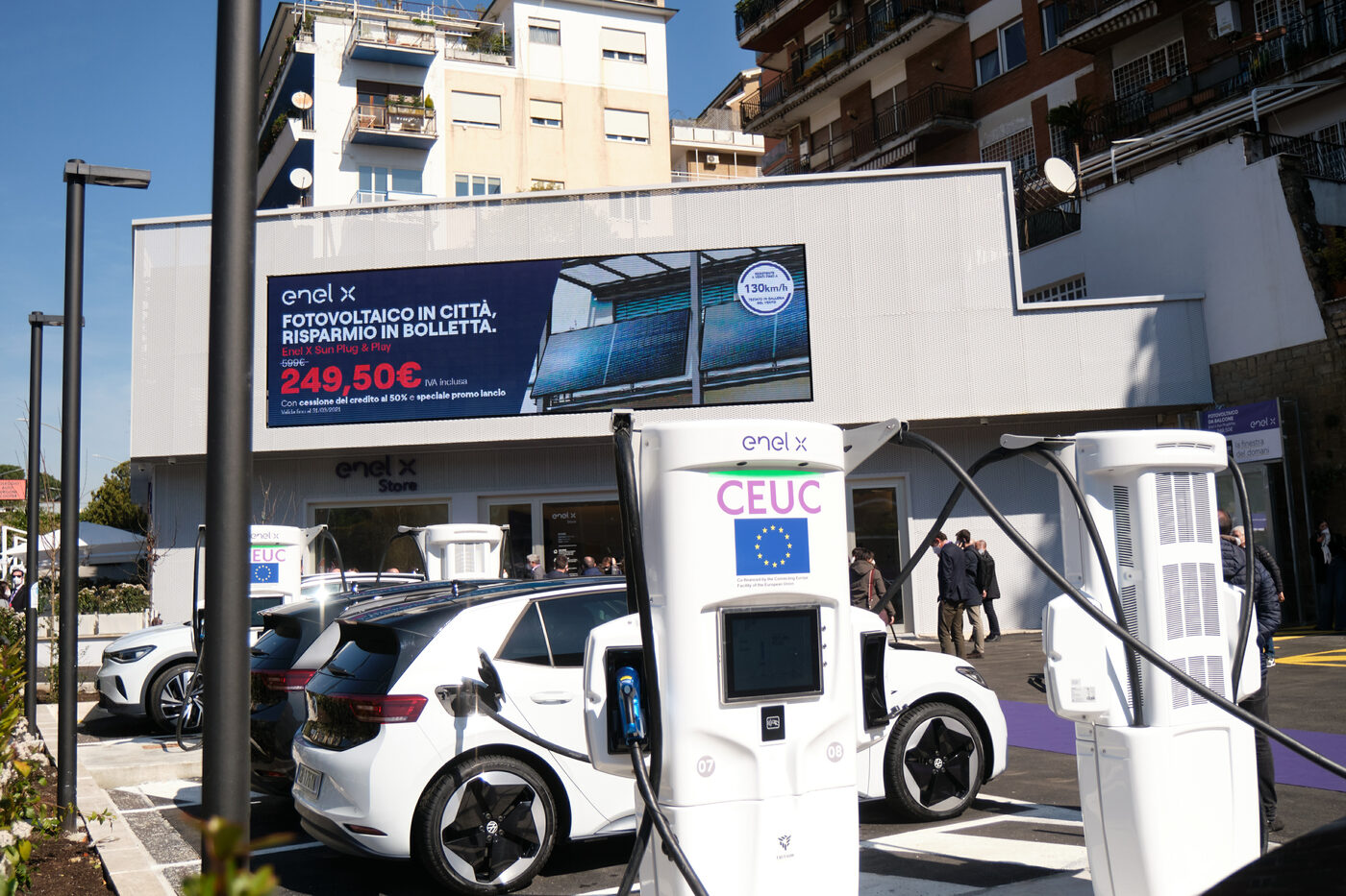 Mobilità: con il Pnrr si può arrivare a 108mila punti di ricarica elettrica al 2030 Mobilità: con il Pnrr si può arrivare a 108mila punti di ricarica elettrica al 2030