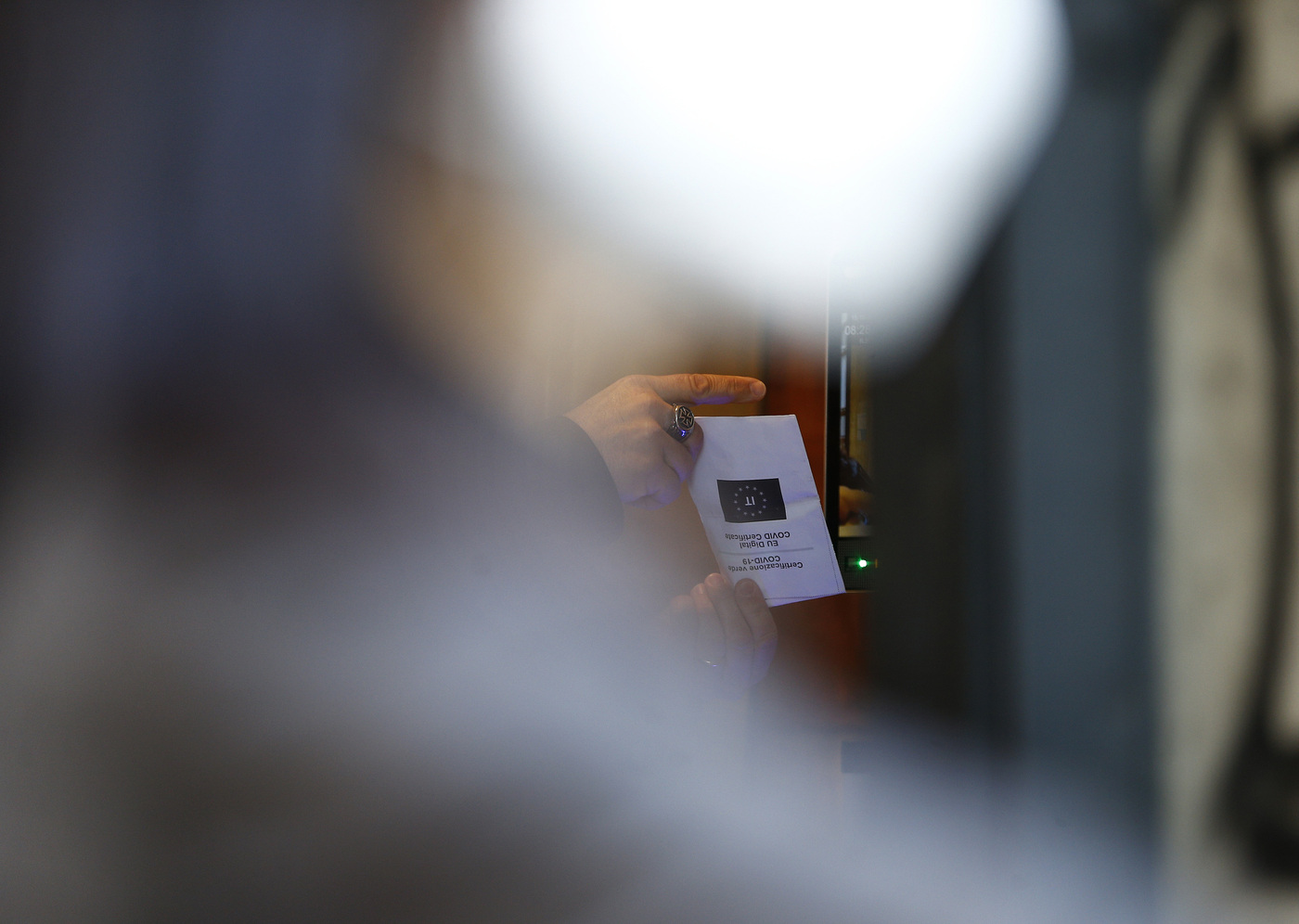 Governo valuta stop super green pass over 50 per luoghi lavoro. Giovedì Cdm