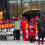 Usa, dipendenti McDonald’s in sciopero: “Basta molestie a lavoro”