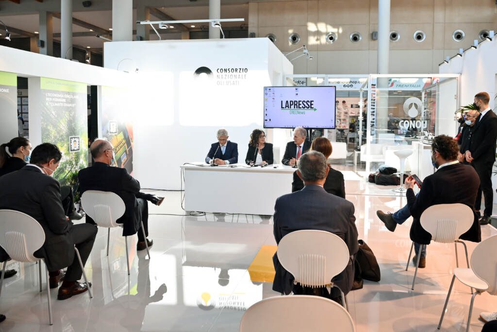 Galleria foto 'A Ecomondo la Presentazione di LaPresse Green – la Fotogallery' - foto 4