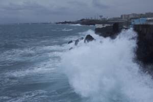 Maltempo: Catania si prepara al ciclone, strade vuote e negozi blindati