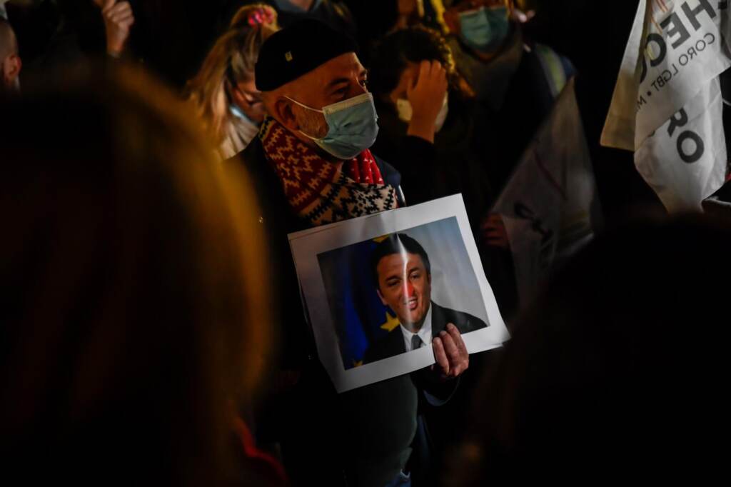 Galleria foto 'Ddl Zan: migliaia di persone all’Arco della Pace a Milano' - foto 8