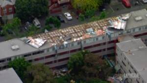 Bufera su Melbourne: tetti scoperchiati e oltre 2mila richieste ai aiuto