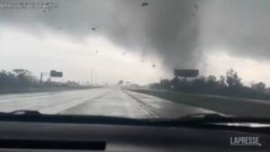 Usa, tornado in Texas le immagini sono da film