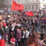 Roma, gli studenti protestano sotto la sede del Miur: “Ridateci il futuro”