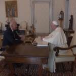 Vaticano, le immagini dell’incontro tra Biden e il Papa
