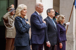 G20, Biden vede Draghi. Prima incontri con Mattarella e con Papa Francesco