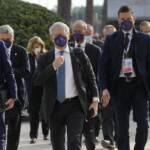 G20, il corteo delle auto del Presidente Usa Joe Biden nella vie di Roma
