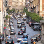 G20, il corteo delle auto del Presidente Usa Joe Biden nella vie di Roma