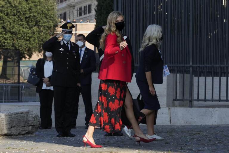 G20 Roma, le first lady al Colosseo
