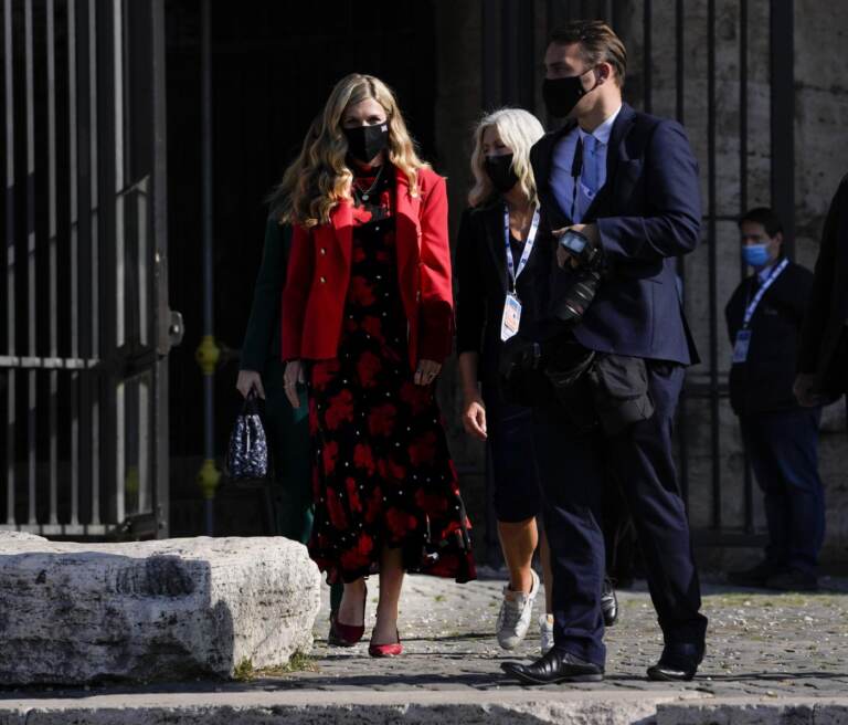 G20 Roma, le first lady al Colosseo