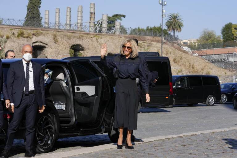 G20 Roma, le first lady al Colosseo