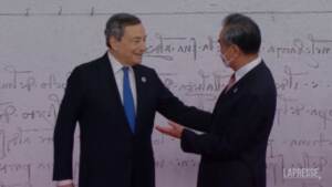 G20, Draghi accoglie il ministro degli Esteri cinese