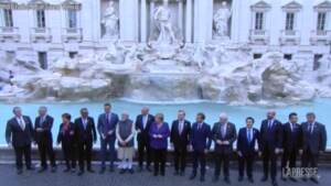 G20, Draghi e gli altri leader lanciano la monetina alla Fontana di Trevi