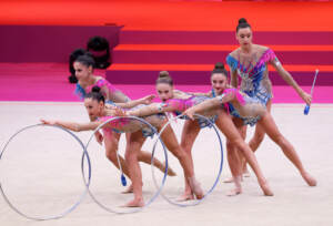 Ginnastica: Mondiali ritmica, Farfalle oro nei cerchi e clavette
