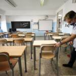 Scuola: cambia la quarantena, con tre positivi in classe tutti a casa