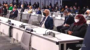 Cop26, breve ‘pisolino’ per Biden durante gli speech di apertura del summit