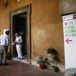 Covid, verso l’estensione della platea per la terza dose