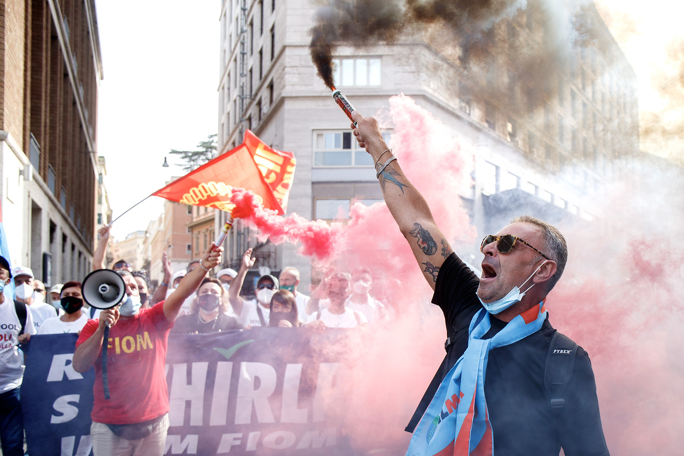 Whirlpool: Tribunale di Napoli respinge il ricorso dei sindacati. Sciopero in tutti gli stabilimenti Whirlpool: Tribunale di Napoli respinge il ricorso dei sindacati. Sciopero in tutti gli stabilimenti