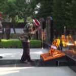 India, il premier Modi festaggia Diwali con i militari al confine